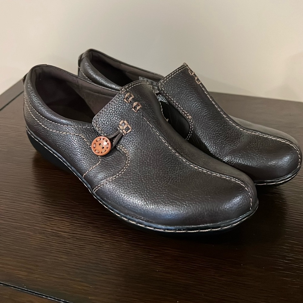 Clarks. Brown Tumbled Cora Poppy. Size 8.5. Like New.